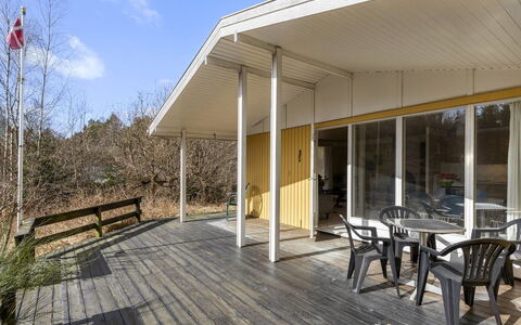 Ursula - 7Km from the Sea: Möbel, Meer, Stuhl, Schatten, Balkon, Gartenmöbel, Eco Hotel, Küste, Deck, Holzbeize