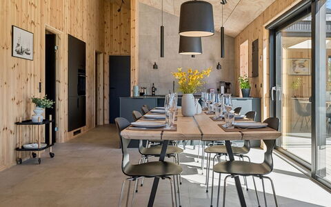 Ania - 500M from the Sea: Möbel, Holz, Küche & Esszimmer Tisch, Stuhl, Interior Design, Flooring, Esszimmer, Tabelle, Decke, Fussboden