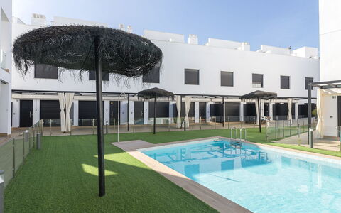 Playa Cruz: Möbel, Schlafzimmer, Bett, Fussboden, Bedding, Wohnung, Interior Design, Flooring, Bettdecke, Bettrahmen