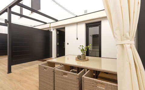 Playa Cruz: Möbel, Schlafzimmer, Bett, Fussboden, Bedding, Wohnung, Interior Design, Flooring, Bettdecke, Bettrahmen