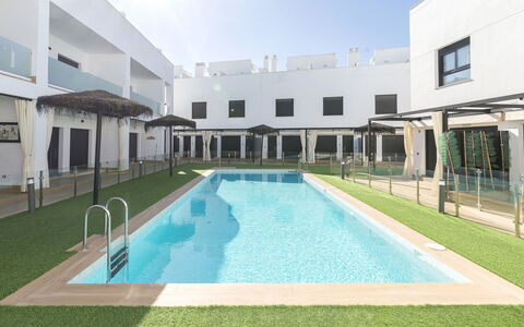 Playa Cruz: Möbel, Schlafzimmer, Bett, Fussboden, Bedding, Wohnung, Interior Design, Flooring, Bettdecke, Bettrahmen