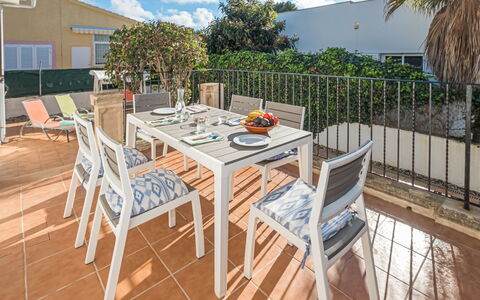 Dofins Bahia Azul: Möbel, Schlafzimmer, Bett, Fussboden, Bedding, Wohnung, Interior Design, Flooring, Bettdecke, Bettrahmen
