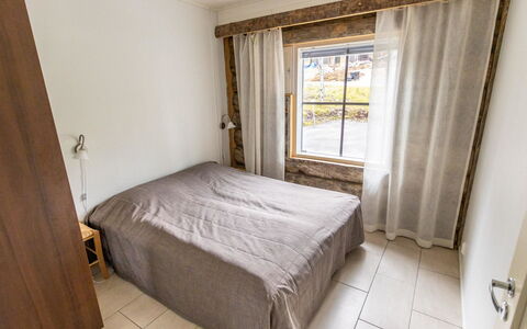 Maahisenrinne 1 a 1: Möbel, Schlafzimmer, Bett, Fussboden, Bedding, Wohnung, Interior Design, Flooring, Bettdecke, Bettrahmen