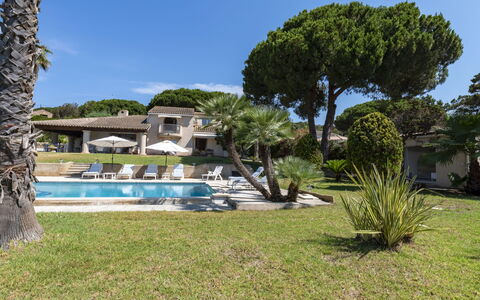 Bleu Isolella: Estate, Resort, Rasen, Villa, Garten, Hazienda, Landscaping, Villa, Eco Hotel