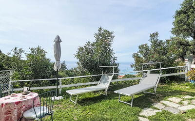 Finale Ligure 30: Gras, Haus, Ländliches Gebiet, Hütte, Dach, Zuhause, Landschaft, Einfach, Grundstueck