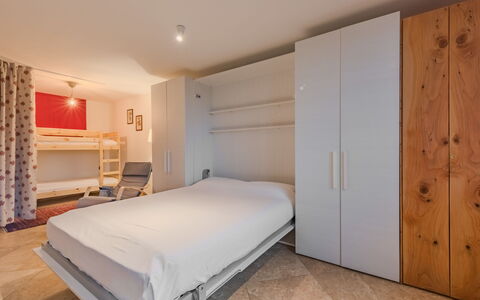 Ciasina Alpina: Möbel, Holz, Interior Design, Flooring, Fussboden, Schlafzimmer, Bett, Zimmer, Decke, Wohnung
