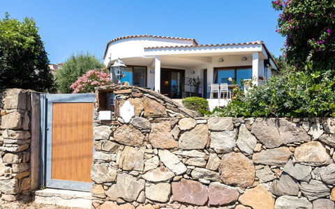 La Casa del Mare: Gras, Haus, Ländliches Gebiet, Hütte, Dach, Zuhause, Landschaft, Einfach, Grundstueck