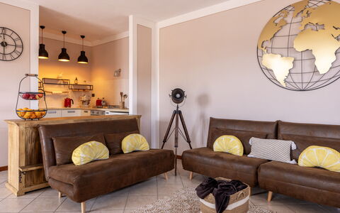Terrazza sulla Luna, Casciana Terme: Möbel, Interior Design, Couch, Holz, Flooring, Wohnzimmer, Fussboden, Zimmer, Textil, Zuhause