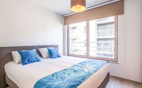 Chateau Novella: Interior Design, Fussboden, Flooring, Wohnung, Möbel, Zimmer, Schlafzimmer, Zuhause, Bett, Bettdecke