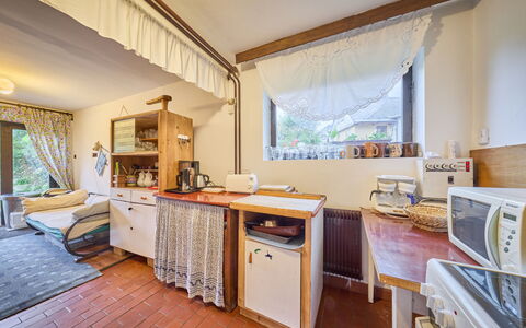 Černý: Möbel, Holz, Interior Design, Zimmer, Flooring, Decke, Fussboden, Beleuchtung, Zuhause, Stuhl