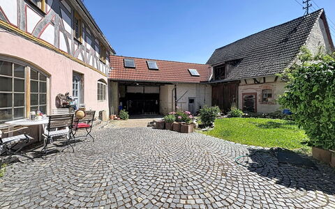 Alte Scheune: Schwimmbad, Wohngebiet, Urban Design, Menschliche Siedlung, Zuhause, Estate, Wohnung, Resort, Eigentumswohnung, Hazienda