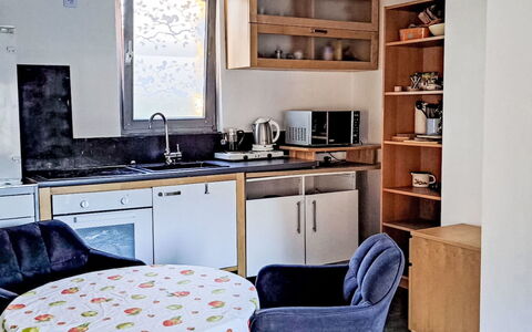 Idstein 100: Möbel, Interior Design, Holz, Flooring, Zimmer, Fussboden, Beleuchtung, Cabinetry, Küchengerät, Küche