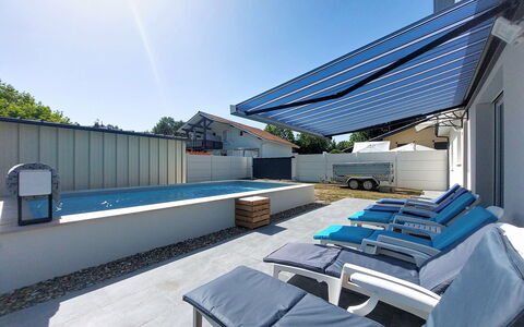 Le Bayonnais: Schwimmbad, Wohngebiet, Urban Design, Menschliche Siedlung, Zuhause, Estate, Wohnung, Resort, Eigentumswohnung, Hazienda
