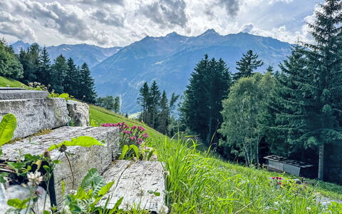 Chalet Ralon: Bergforms, Berg, Hügel, Gebirge, Landschaft, Hochland, Bergstation, Schatten, Grat