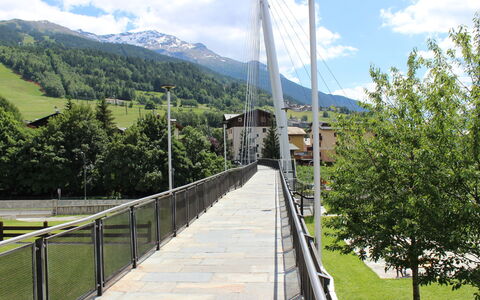 Chalet Ralon: Bergforms, Berg, Hügel, Gebirge, Landschaft, Hochland, Bergstation, Schatten, Grat