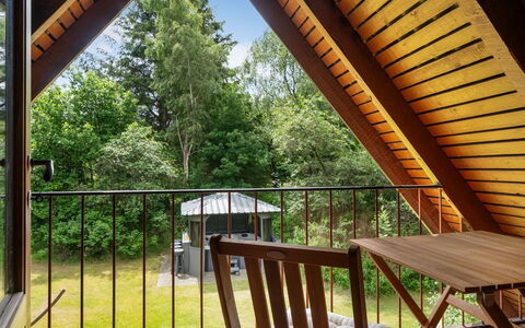 Kaija - from the Sea: Holz, Veranda, Holzbeize, Hartholz, Stuhl, Schatten, Deck, Lack, Balkon, Eco Hotel