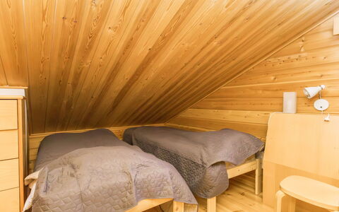 Veramukka B1: Fussboden, Flooring, Interior Design, Holz, Decke, Möbel, Schlafzimmer, Holzboden, Zimmer, Bett