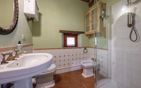 Villa Santa Barbara: Interior Design, Armatur, Badezimmer, Bad Sink, Flooring, Decke, Sinken, Fussboden, Zapfhahn, Installation