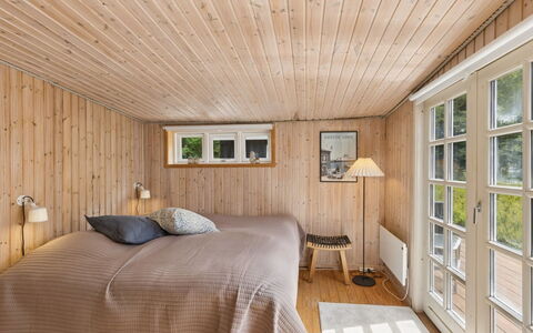 Ami - 850M from the Sea: Interior Design, Flooring, Möbel, Holz, Fussboden, Schlafzimmer, Decke, Bett, Zimmer, Holzboden