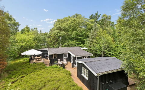 Ami - 850M from the Sea: Haus, Zuhause, Dach, Wohngebiet, Hütte, Grundstueck, Estate, Ländliches Gebiet, Garten, Landscaping