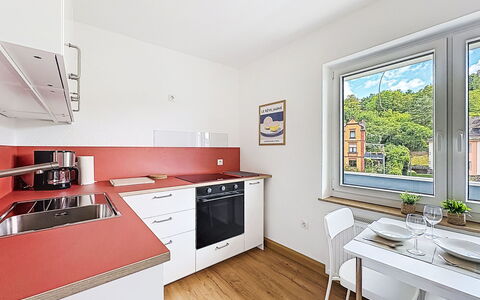 Cozy Home Lahnstein: Wohnung, Farbe, Holzbeize, Küche
