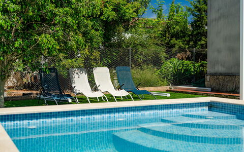 Harmonia: Schwimmbad, Ferienort, Eco Hotel, Resort, Villa