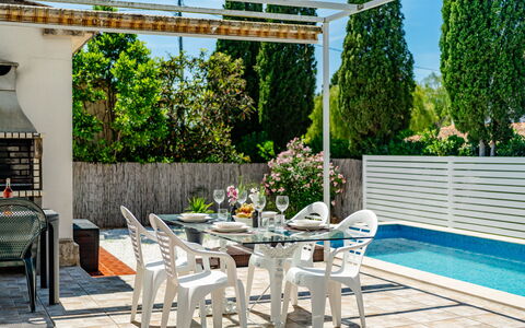 Harmonia: Schwimmbad, Ferienort, Eco Hotel, Resort, Villa