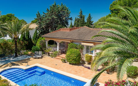 El Alba: Schwimmbad, Ferienort, Eco Hotel, Resort, Villa