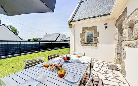 Maison le Guerno: Schwimmbad, Ferienort, Eco Hotel, Resort, Villa