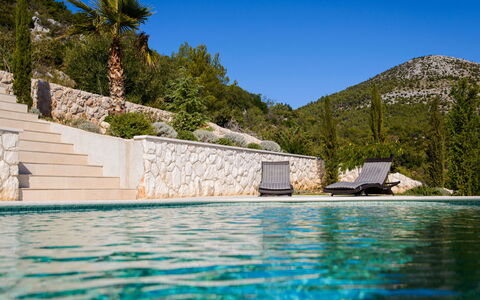 Nerium: Schwimmbad, Ferienort, Eco Hotel, Resort, Villa