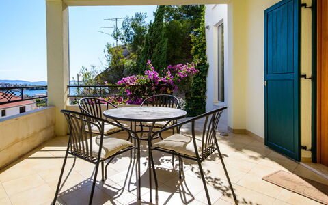 Nerium: Schwimmbad, Ferienort, Eco Hotel, Resort, Villa