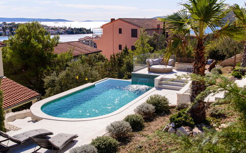 Nerium: Schwimmbad, Ferienort, Eco Hotel, Resort, Villa