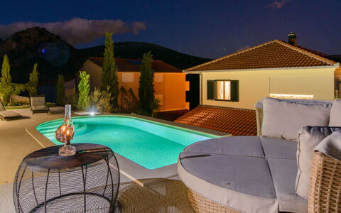 Nerium: Schwimmbad, Ferienort, Eco Hotel, Resort, Villa