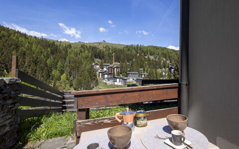 Martini Garden Studio: Schwimmbad, Ferienort, Eco Hotel, Resort, Villa