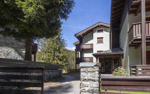 Martini Garden Studio: Schwimmbad, Ferienort, Eco Hotel, Resort, Villa
