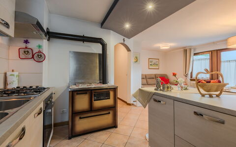 Casa Roby: Küche, Interior Design, Countertop, Möbel, Küchengerät, Flooring, Holz, Decke, Major Appliance, Zimmer