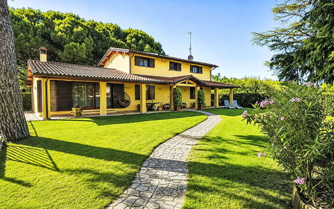 Casa di Max: Möbel, Interior Design, Flooring, Fussboden, Holzboden, Holz, Stuhl, Decke, Küche & Esszimmer Tisch, Tabelle