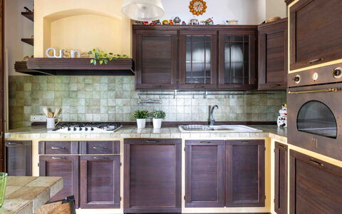 Casa Dolceconero: Küche, Holz, Cabinetry, Interior Design, Countertop, Möbel, Küchengerät, Flooring, Major Appliance, Schrank