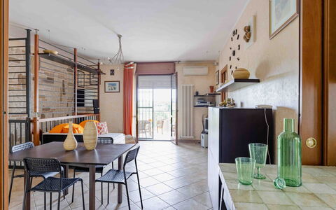 Casa Dolceconero: Möbel, Interior Design, Flooring, Fussboden, Tabelle, Decke, Stuhl, Küche & Esszimmer Tisch, Beleuchtung, Esszimmer