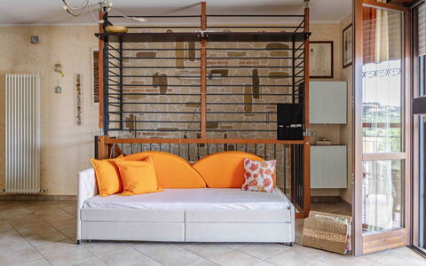 Casa Dolceconero: Möbel, Interior Design, Holz, Flooring, Fussboden, Couch, Beleuchtung, Zimmer, Wohnzimmer