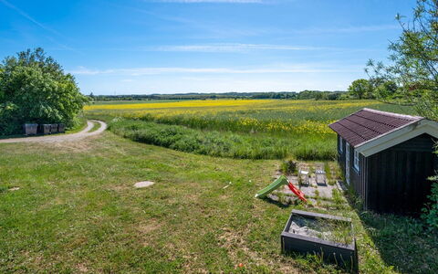 Fria - 200M from the Sea: Himmel, Blau, Grün, Gras, Wiese, Natürliche Landschaft, Einfach, Ländliches Gebiet, Sommer