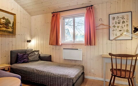 Ferdine - from the Sea: Schlafzimmer, Bett, Holz, Möbel, Interior Design, Decke, Fussboden, Bettdecke, Flooring, Bedding
