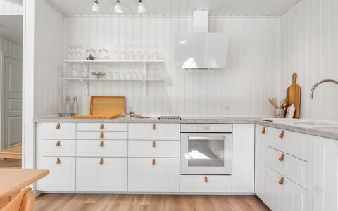 Edine - 917M from the Sea: Holz, Flooring, Holzboden, Fussboden, Küche, Hartholz, Planke, Holzbeize, Cabinetry, Natürliches Material
