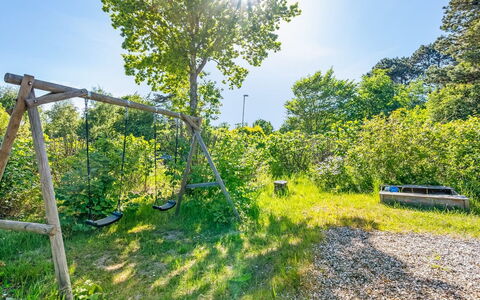 Isalie - 300M from the Sea: Blau, Vegetation, Strauch, Sommer, Pflanzengemeinschaft, Garten, Frühling, Sonnenlicht, Wiese, Park