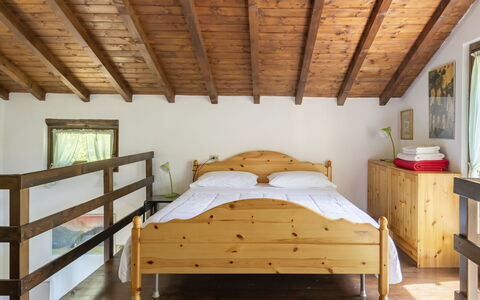 Il Cervo: Möbel, Holz, Schlafzimmer, Interior Design, Bett, Decke, Flooring, Fussboden, Zimmer, Bedding