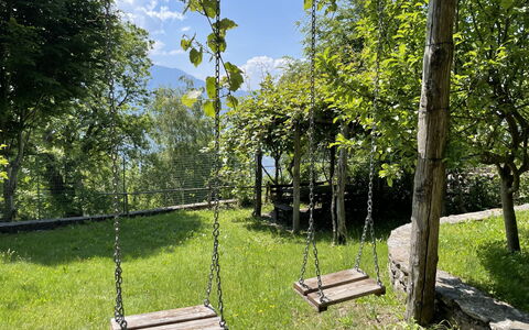 Il Cervo: Frühling, Garten, Schatten, Schwingen, Rasen, Park, Gartenmöbel, Hinterhof