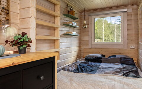 Villa Kaidanjylhä: Himmel, Möbel, Holz, Gartenmöbel, Tabelle, Stuhl, Wolke, Tisch Im Freien, Hartholz, Planke