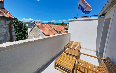 Kaštela 302: Wohnung, Daylighting, Balkon