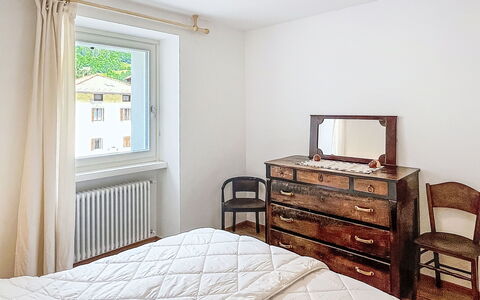 La Casa di Bruna: Bett, Schlafzimmer, Interior Design, Wand, Möbel, Holz, Bedding, Bettdecke, Flooring, Fussboden