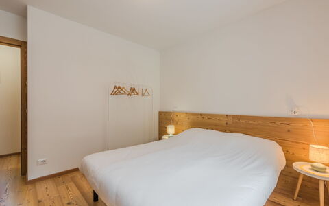 La Casa di Bruna: Flooring, Interior Design, Fussboden, Wand, Holzboden, Holz, Schlafzimmer, Bett, Decke, Zimmer
